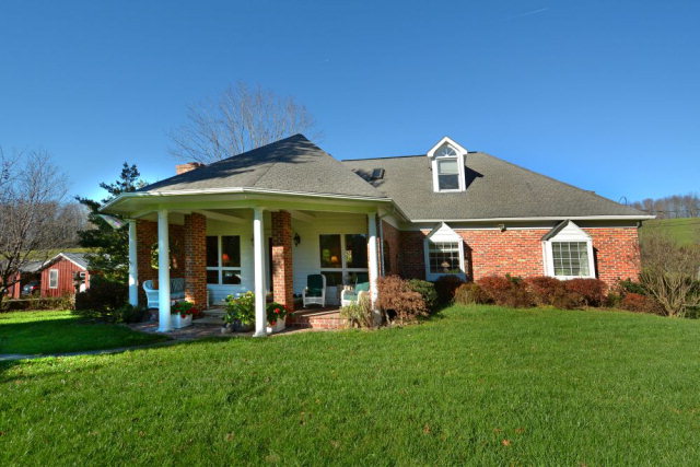 5230 James River Turnpike
