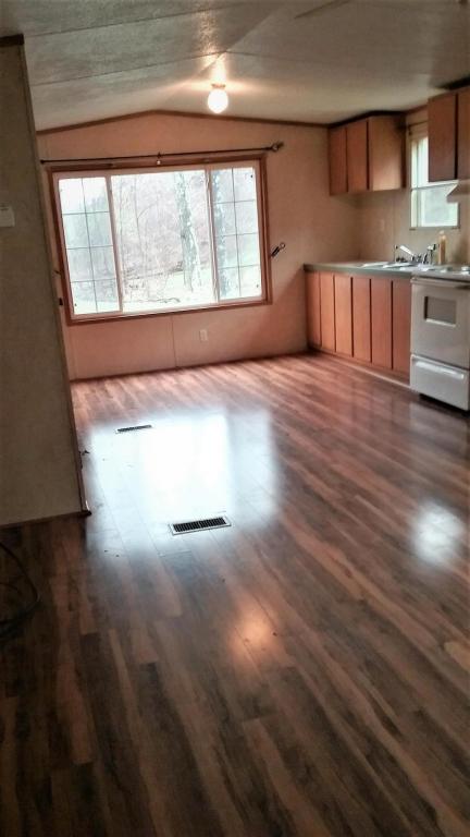 4894 KEENEY MOUNTAIN ROAD, Sandstone, WV 25985