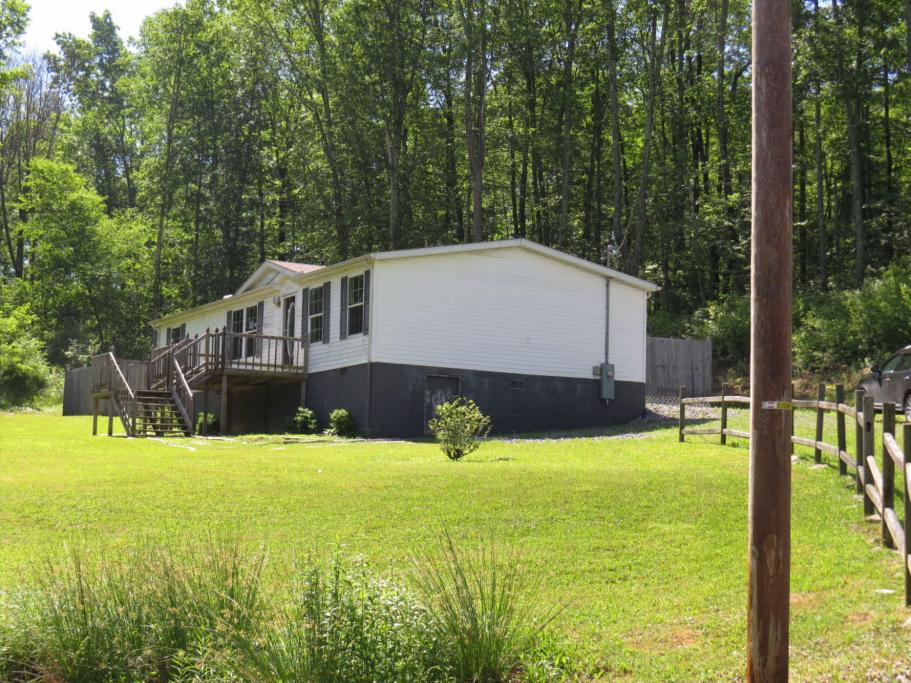 218 Stevens StWhite Oak, WV, 25989Raleigh County