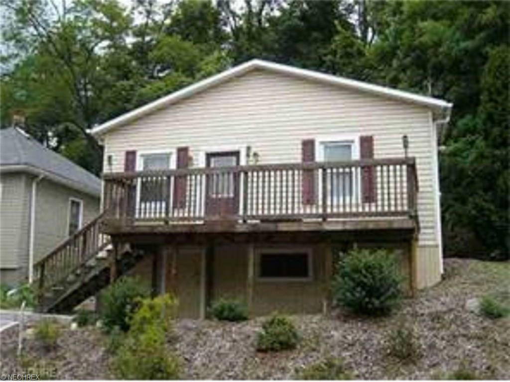 859 Wood St, Follansbee, WV 26037