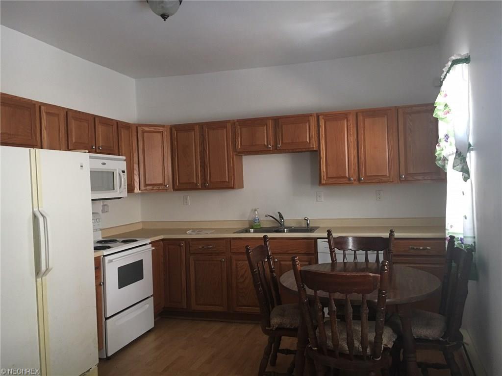 859 Wood St, Follansbee, WV 26037