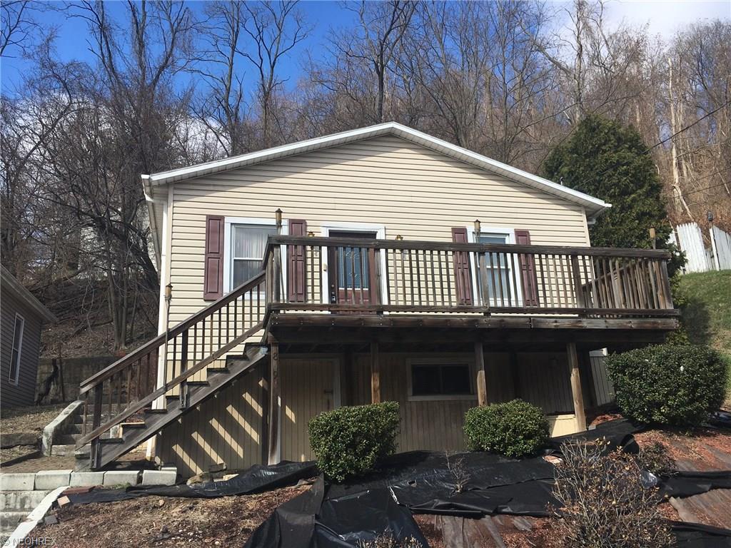 859 Wood St, Follansbee, WV 26037