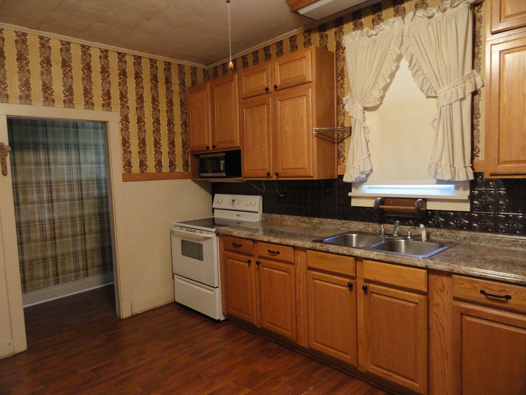 407 Valley Street, New Cumbrland, WV 26047