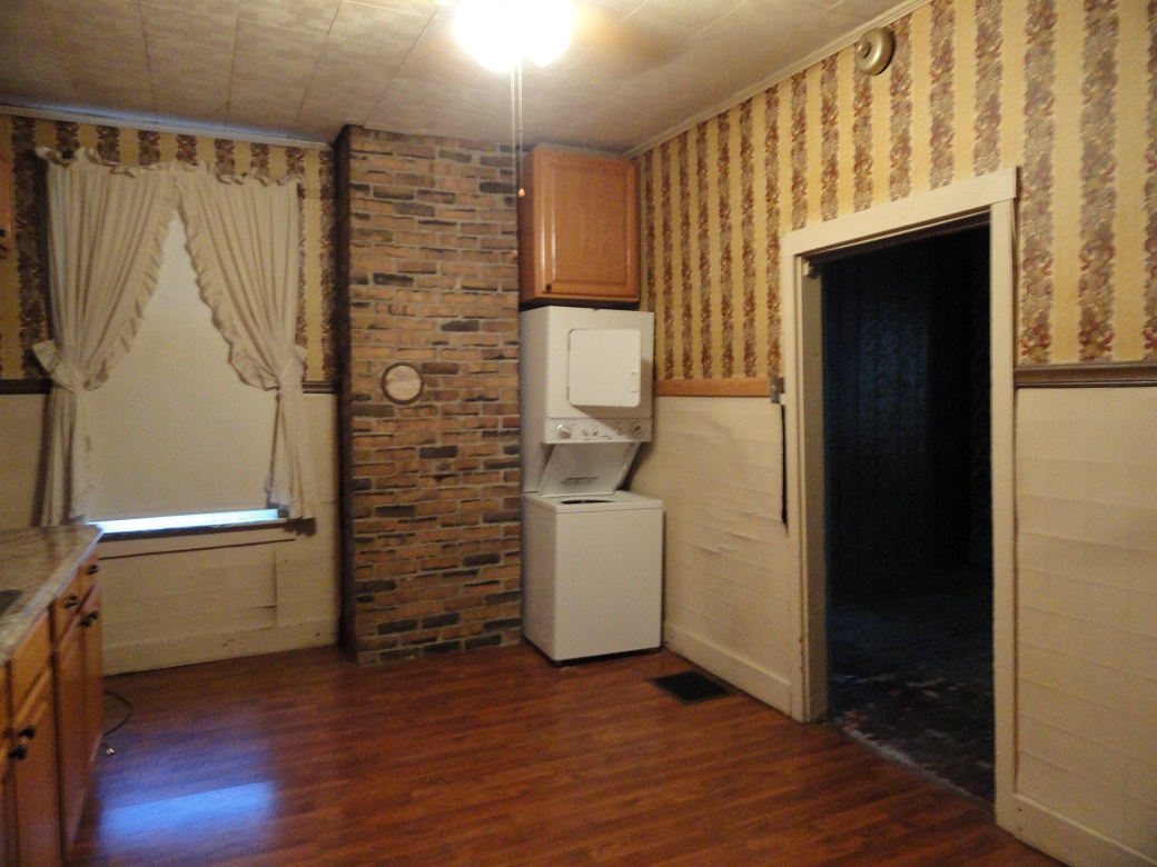 407 Valley Street, New Cumbrland, WV 26047