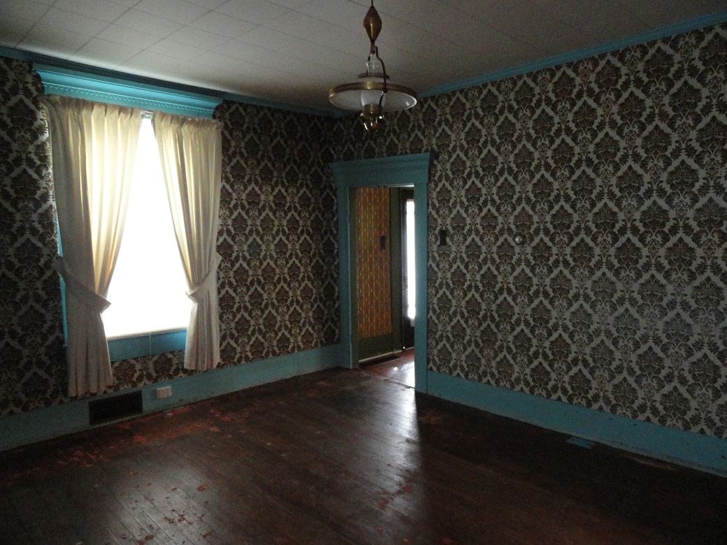 407 Valley Street, New Cumbrland, WV 26047