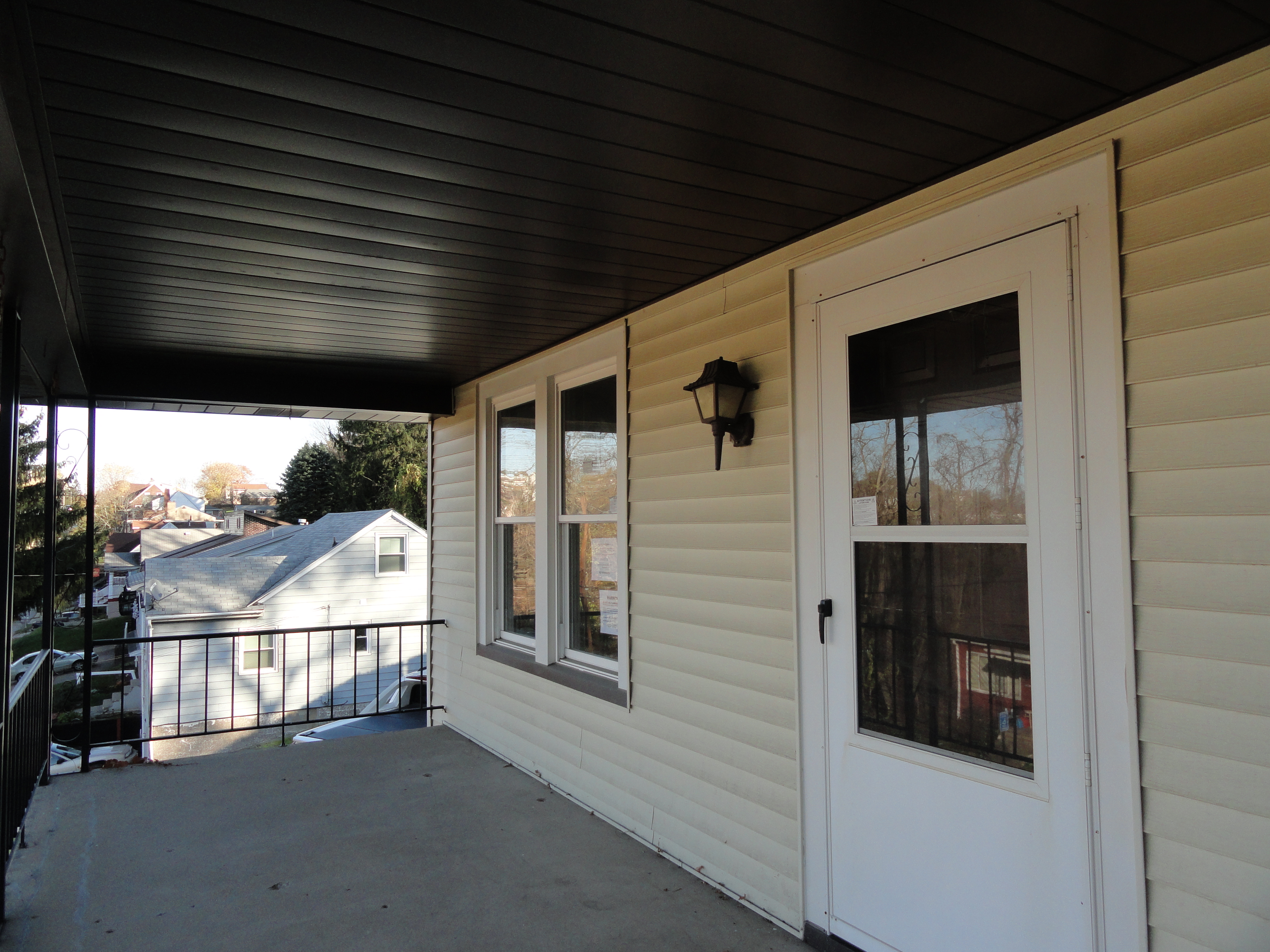 168 Hillcrest Rd, Weirton, WV 26062