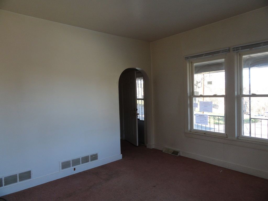 168 Hillcrest Rd, Weirton, WV 26062