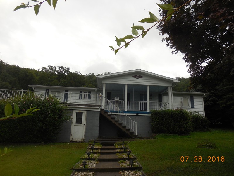 714 N. 8th Ave, Paden City, WV 26159