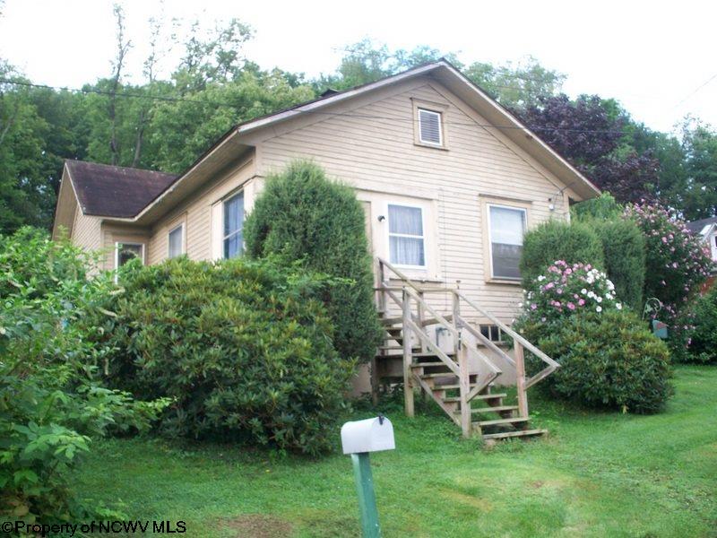 64 GEORGE Street, Elkins, WV 26241