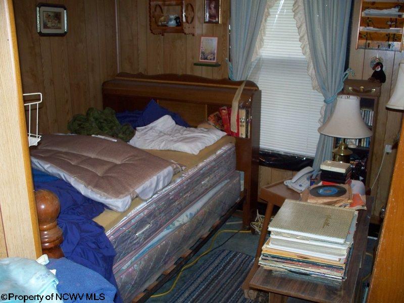 64 GEORGE Street, Elkins, WV 26241