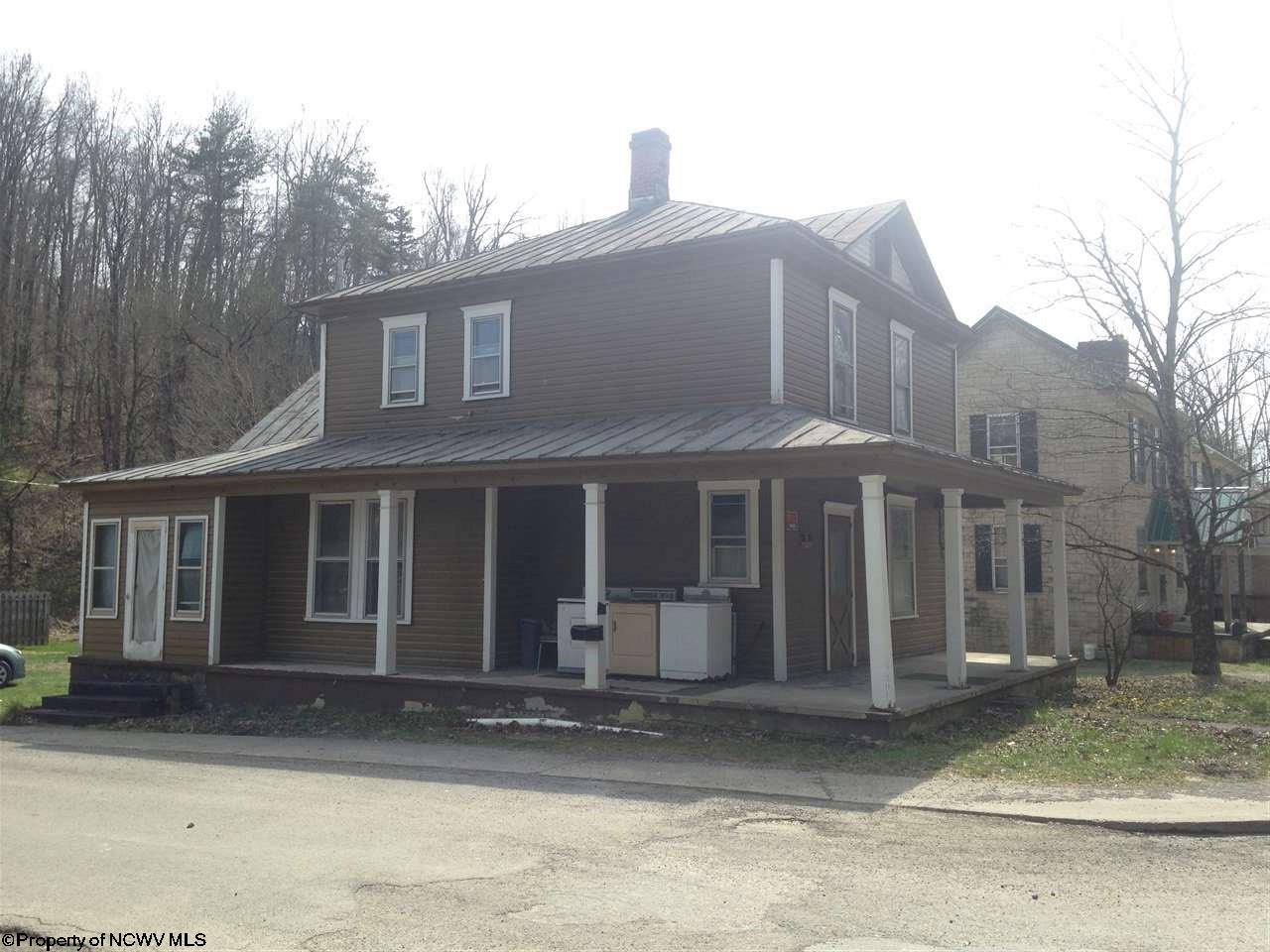 130 Harpertown Road, Elkins, WV 26241