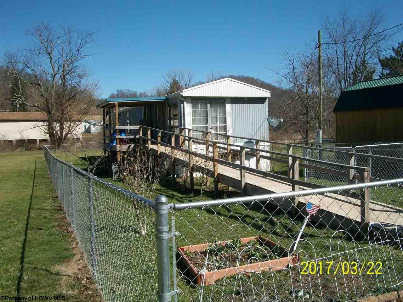 173 Chestnut Street, Belington, WV 26250