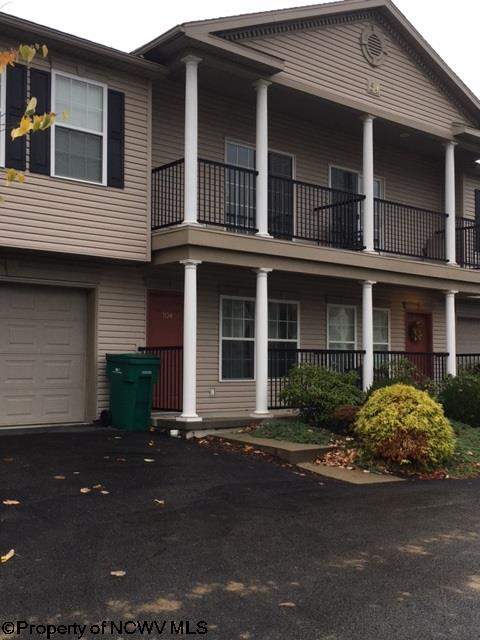 54 Barrington Ct, Unit 102 Court
