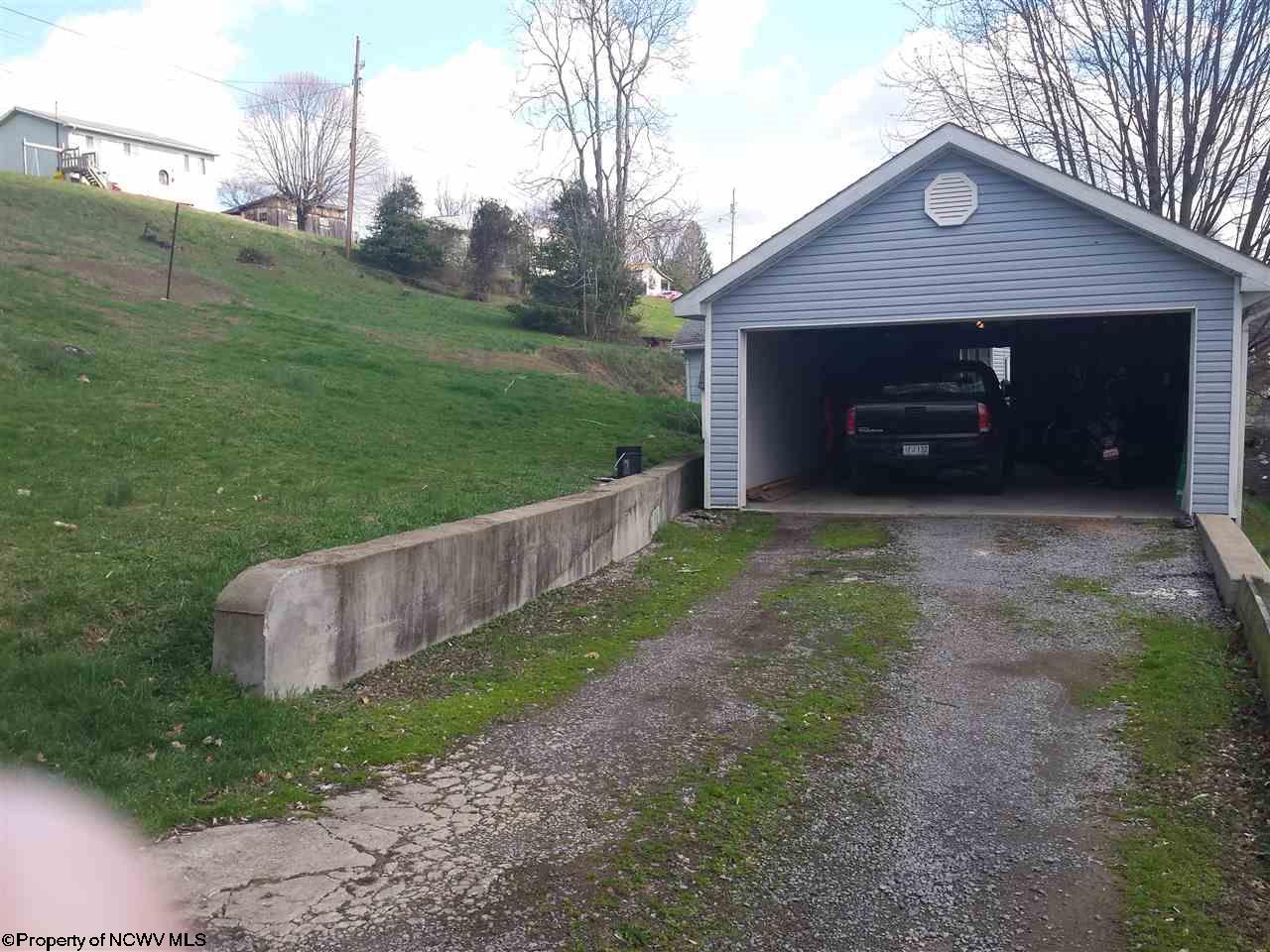 523 W Francis Street, Grafton, WV 26354