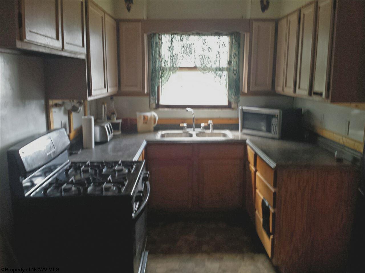 523 W Francis Street, Grafton, WV 26354