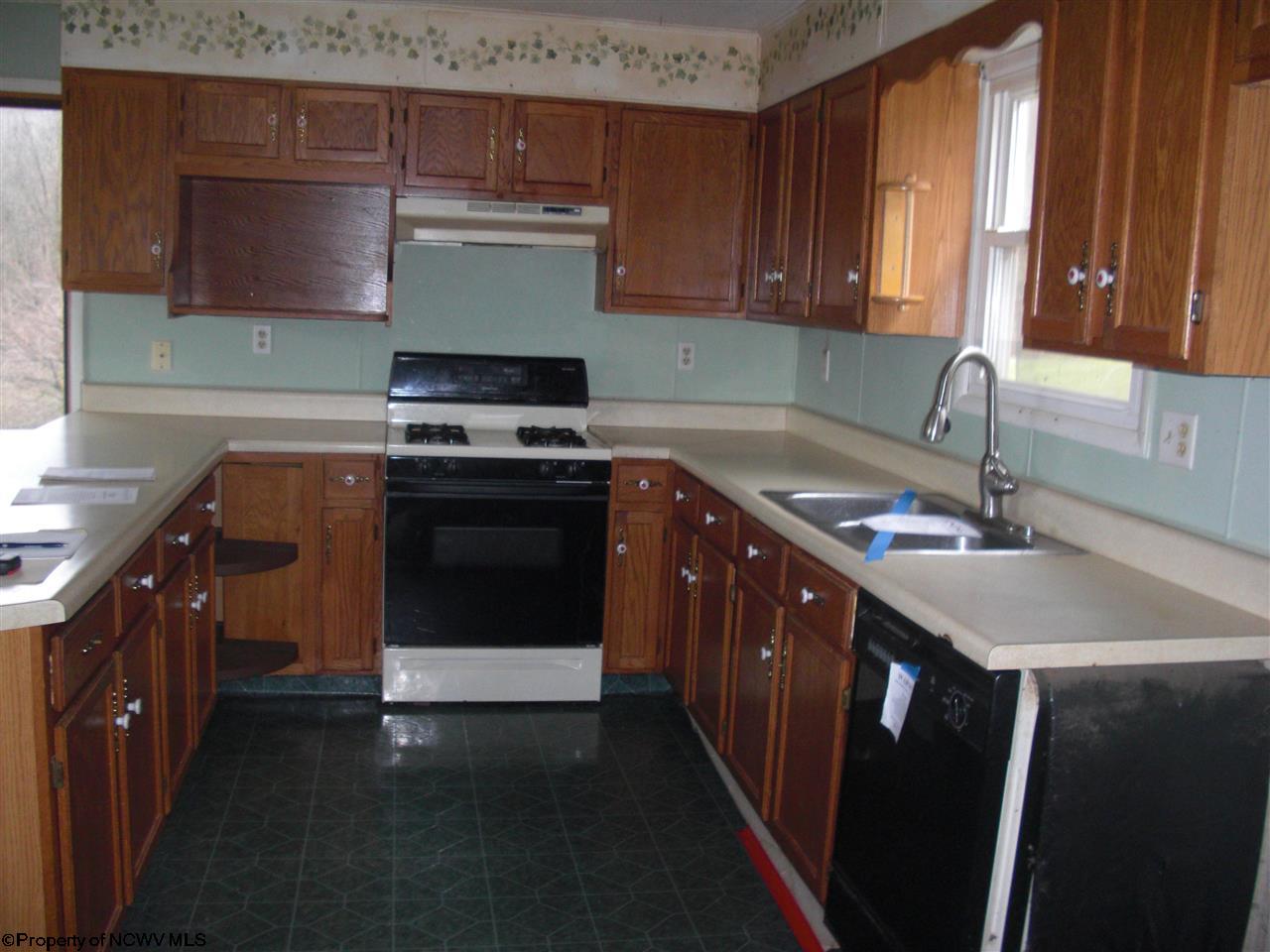 45 Magnolia Street, Pennsboro, WV 26415