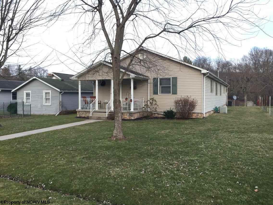 110 Sunset Cir Ln