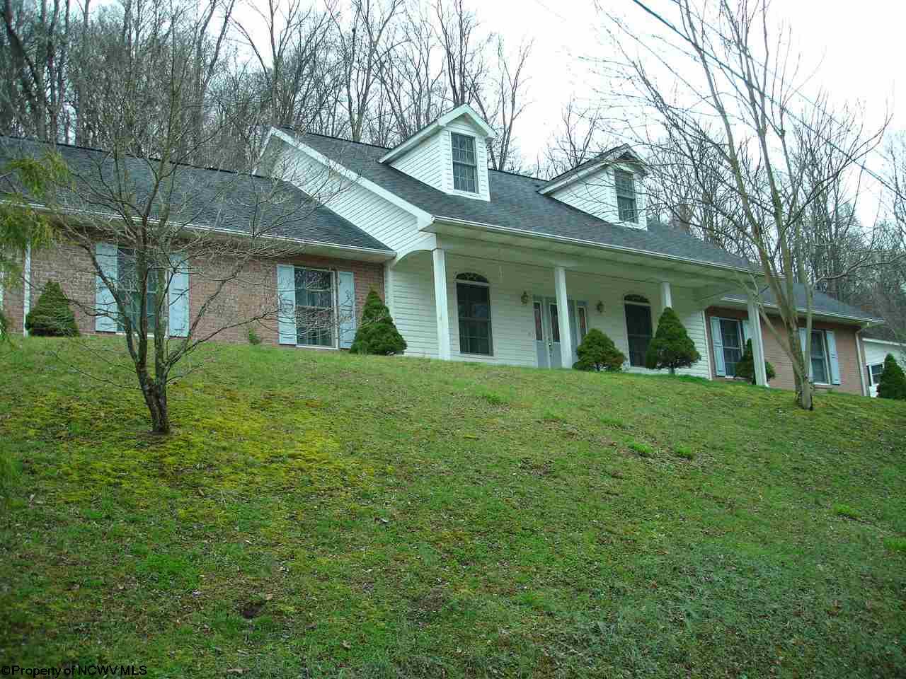 110 Sunset Cir Ln