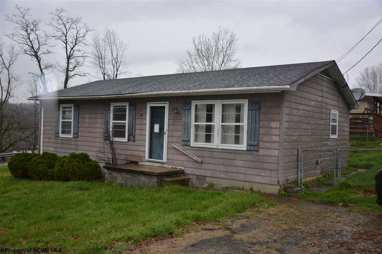 200 WOODLAWN Drive, Shinnston, WV 26431