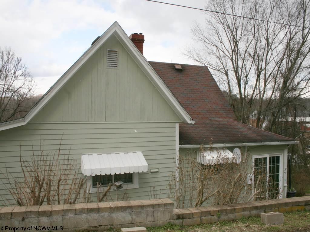 32 Maple Street, West Union, WV 26456