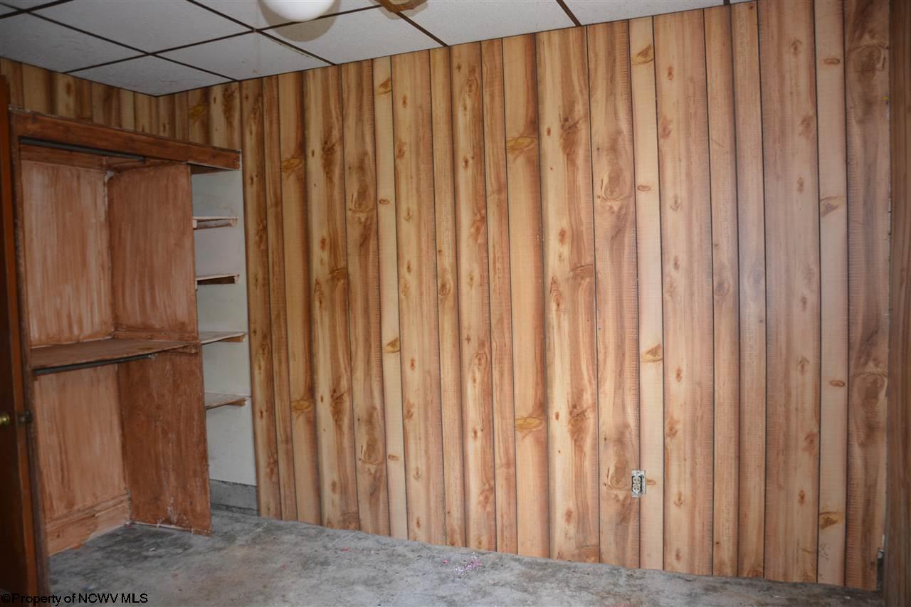 33 DORSEY Lane, Morgantown, WV 26501