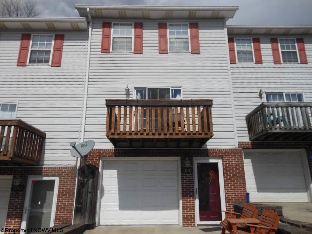 520 Center St
