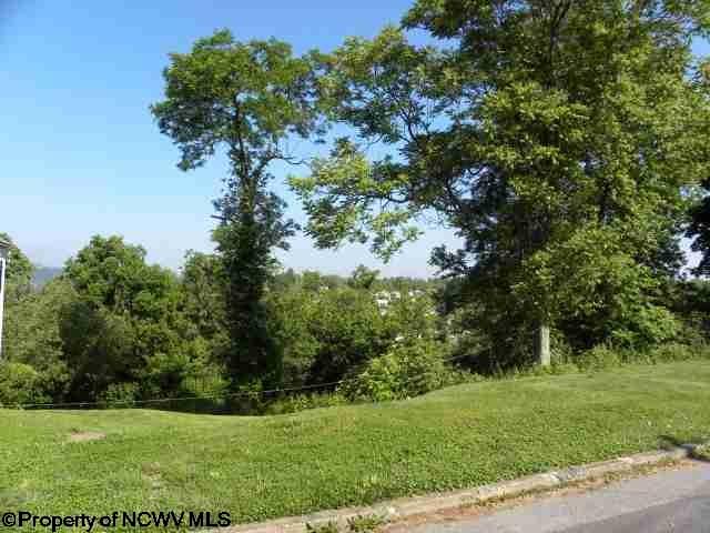 1301 Wake Robin Trail