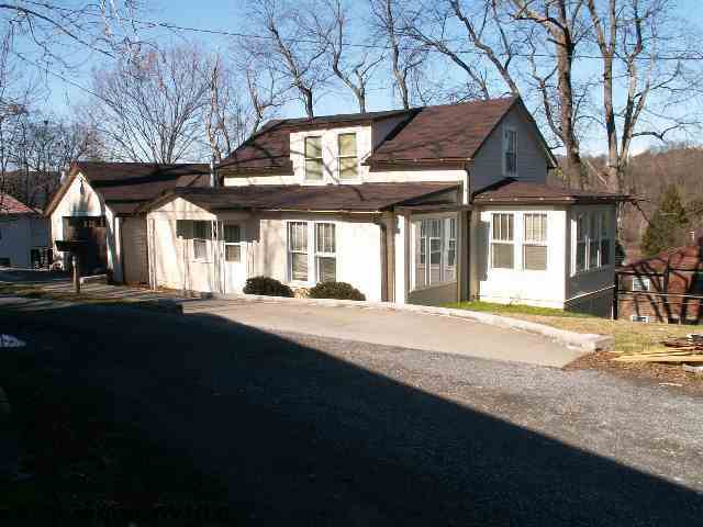 3338 Earl L Core Rd