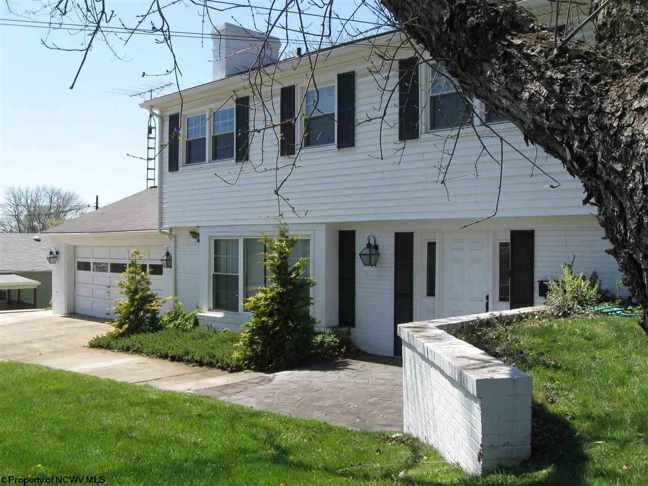 1430 Palace Dr