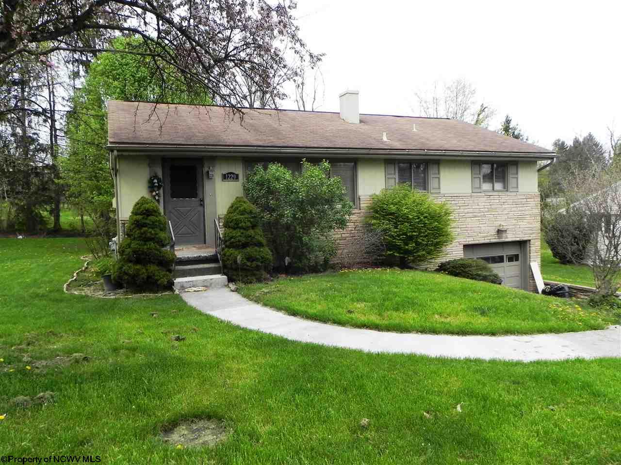 31 Robin Ln