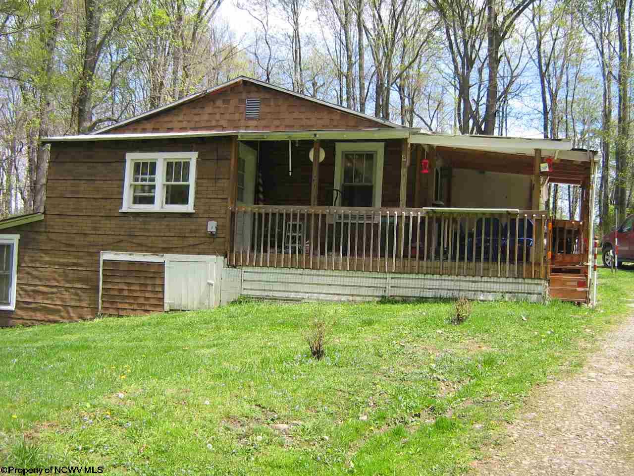 1648 Snider Loop, Kingwood, WV 26537