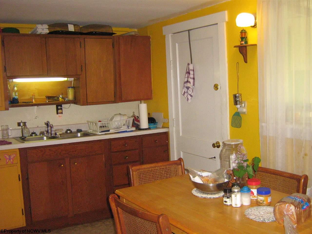 1648 Snider Loop, Kingwood, WV 26537