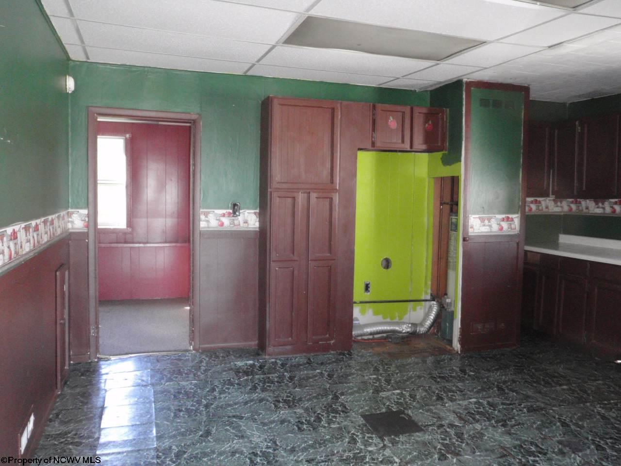 101 Oak Street, Kingwood, WV 26537