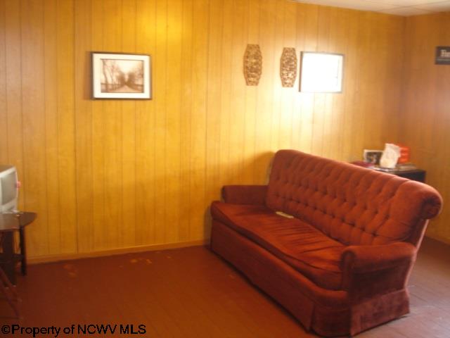 708 GLENN Avenue, Fairmont, WV 26554