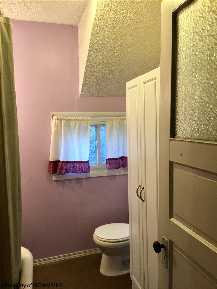 1807 Speedway Avenue, Fairmont, WV 26554
