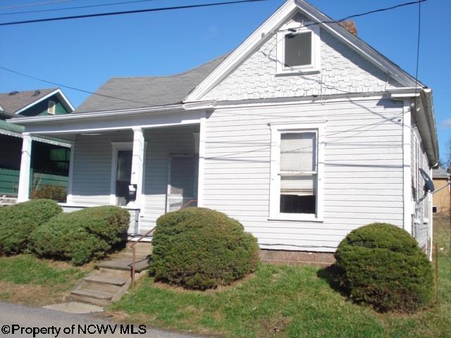 827 FIELD Street, Fairmont, WV 26554