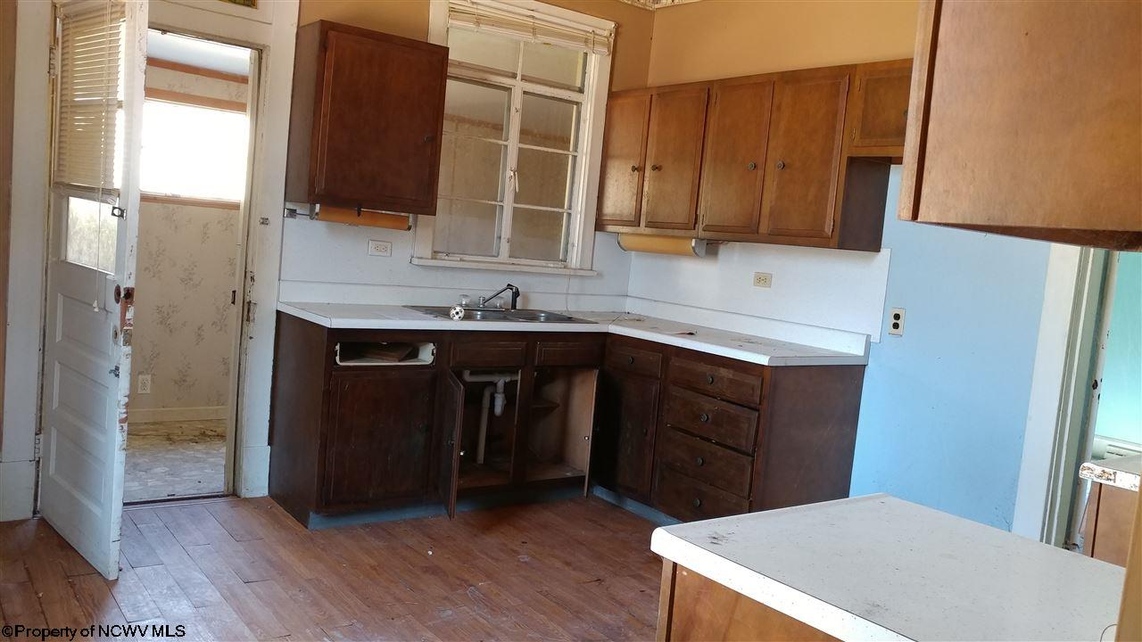 901 Willetts Avenue, Fairmont, WV 26554