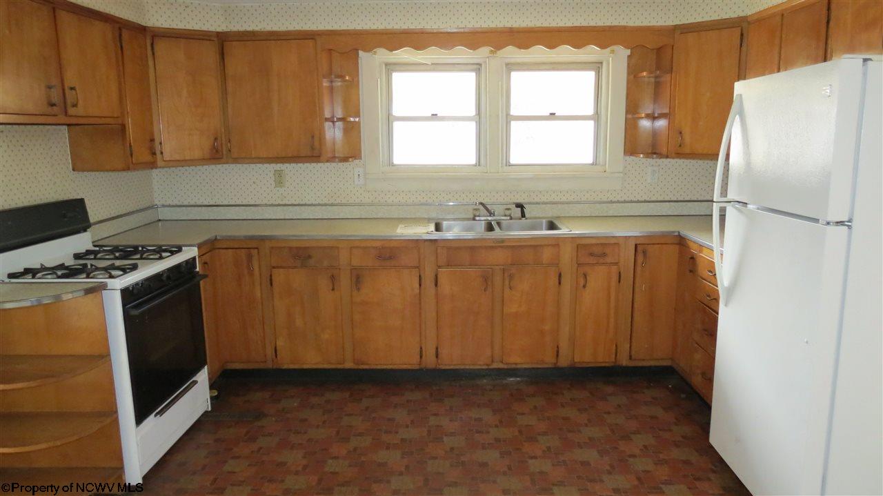 1210 Pleasant Valley Road, Fairmont, WV 26554