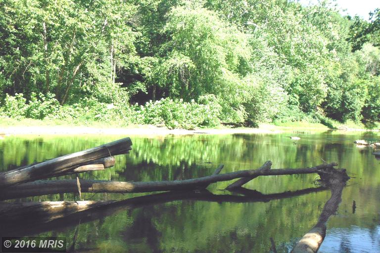 21 RAGING RIVER Dr, Capon Bridge, WV 26711