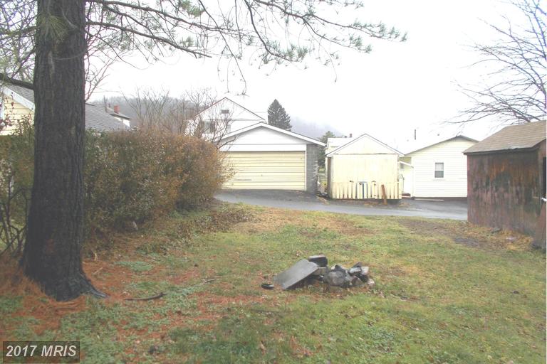 26 B St, Keyser, WV 26726