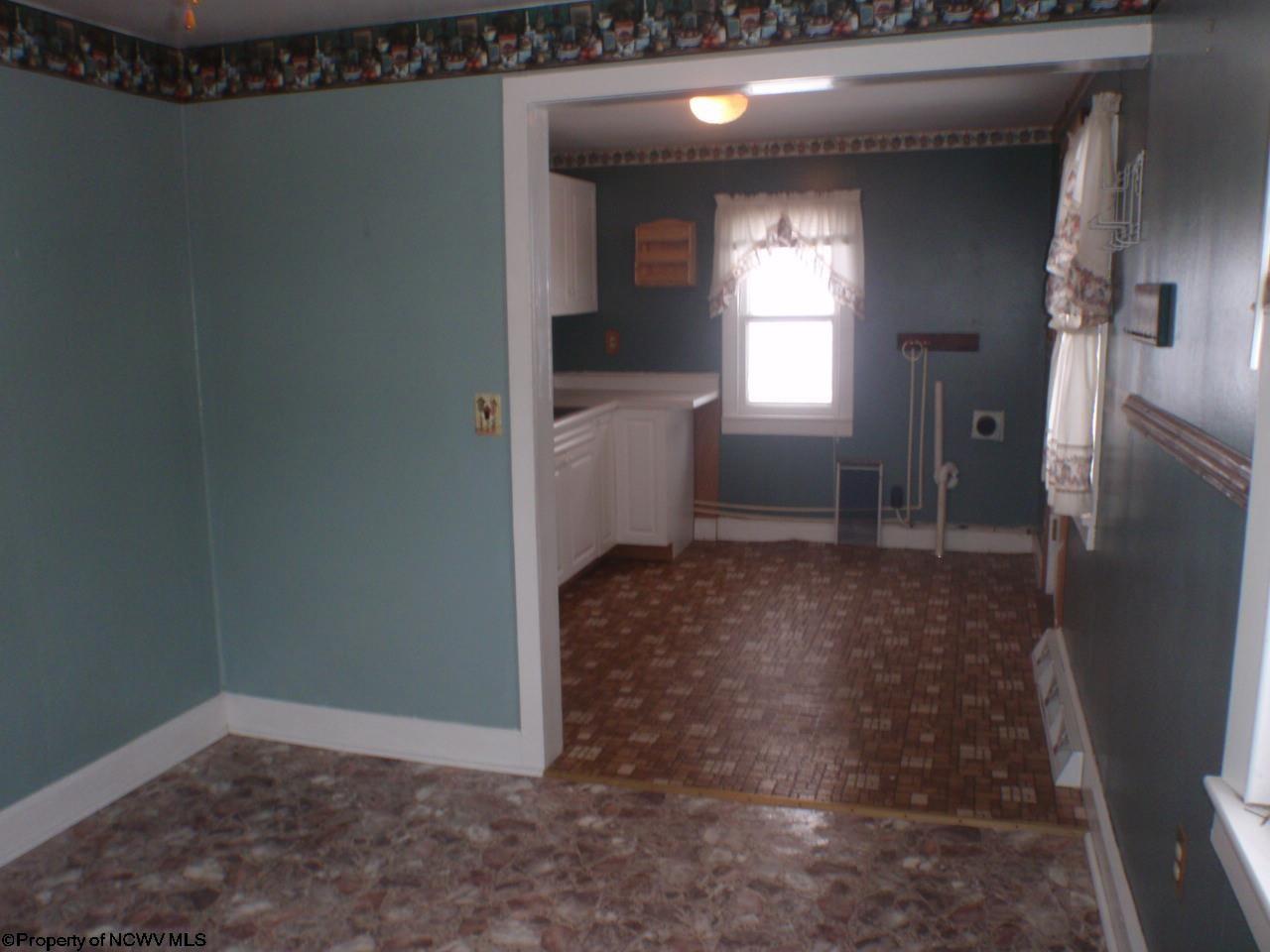 203 Ringer Avenue, Terra Alta, WV 26764