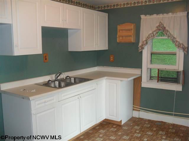 203 Ringer Avenue, Terra Alta, WV 26764