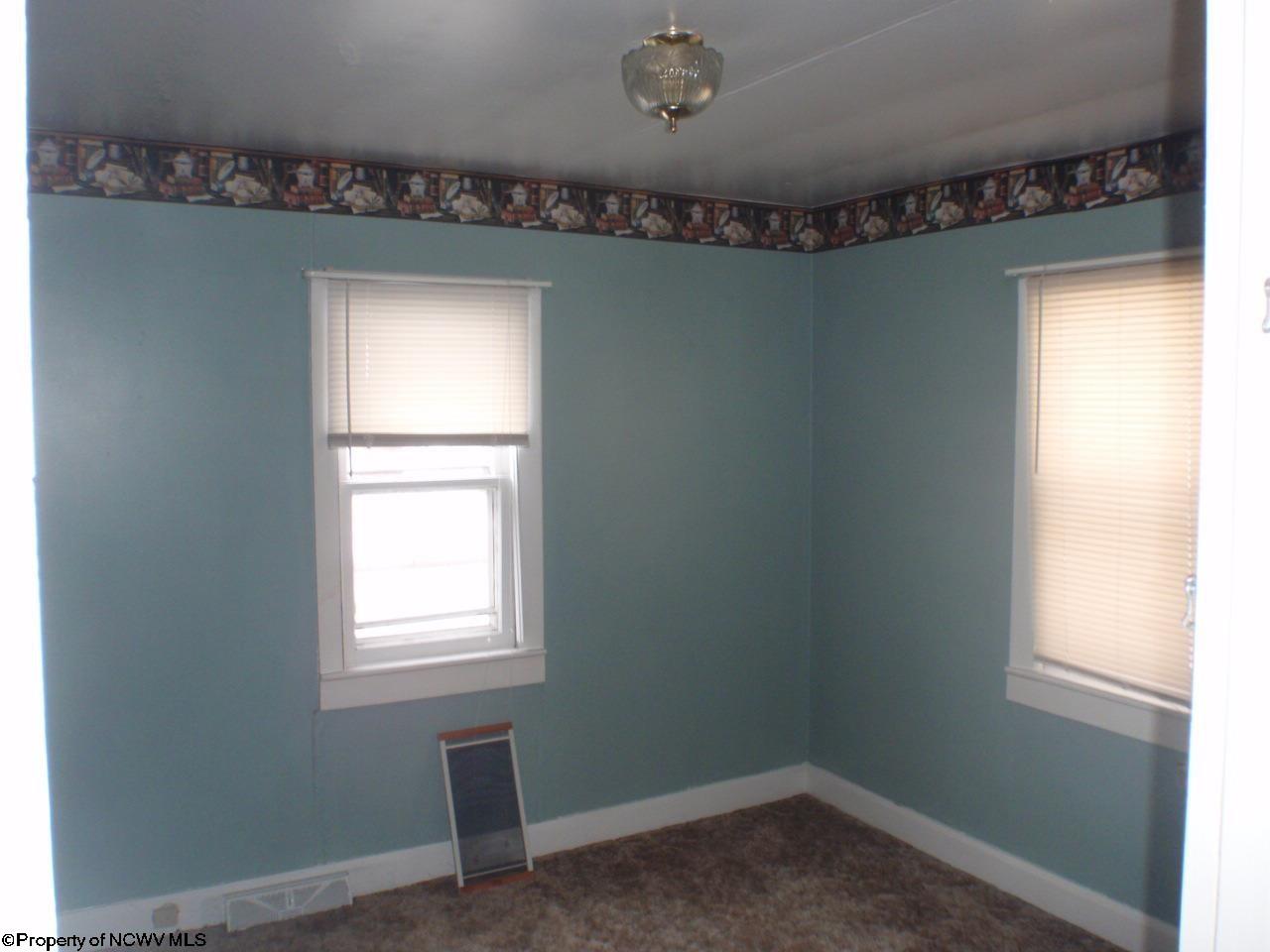203 Ringer Avenue, Terra Alta, WV 26764