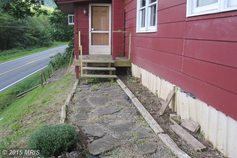 9194 NORTH FORK HWY, Cabins, WV 26855